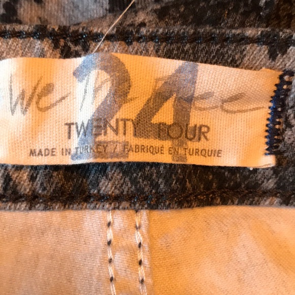 Free People new Snake Skin print jeans  Sz 24 - Picture 5 of 6